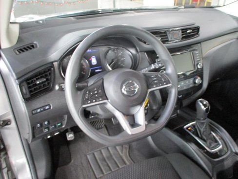 Used 2020 Nissan Rogue Sport S image 13