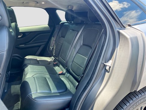 Used 2019 Jaguar F-PACE R-Sport image 25