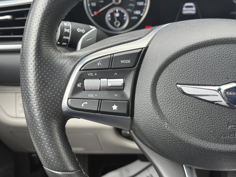 Used 2023 Genesis G70 2.0T image 15