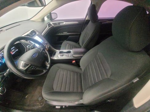 Used 2020 Ford Fusion SE image 17