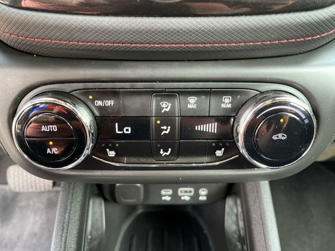 Certified 2022 Chevrolet TrailBlazer RS w/ Sun and Liftgate Package image 17