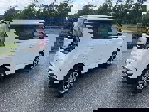 New 2025 Kia Soul LX image 5