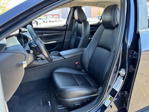 Used 2020 MAZDA MAZDA3 Sedan w/ Preferred Package image 4