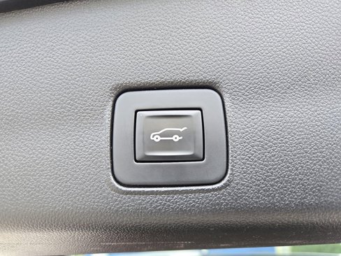 Used 2021 Chevrolet TrailBlazer RS w/ Sun and Liftgate Package image 34
