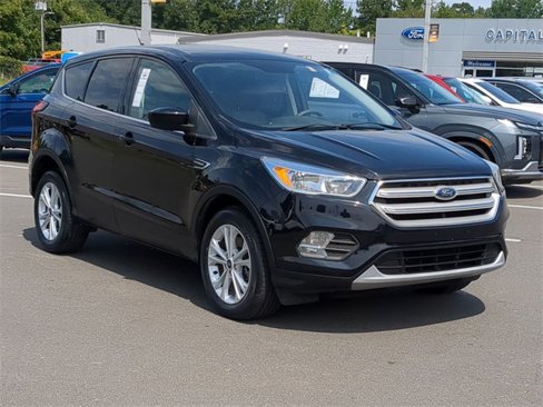Used 2019 Ford Escape SE image 15