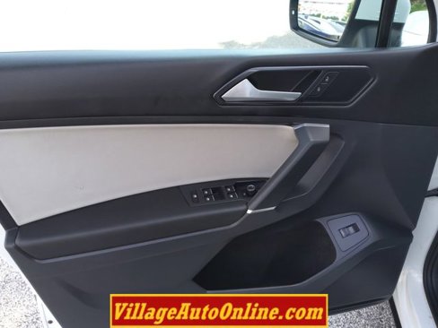 Used 2018 Volkswagen Tiguan SEL image 24