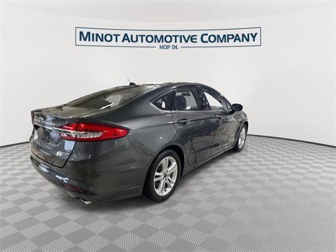 Used 2018 Ford Fusion SE image 8