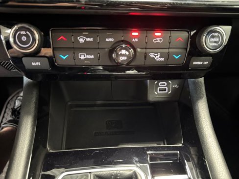 New 2026 Jeep Compass Latitude image 13