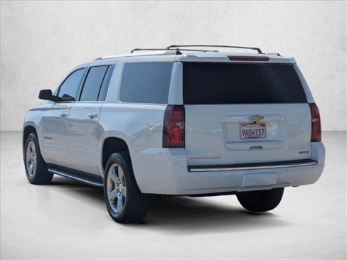 Used 2018 Chevrolet Suburban Premier image 8