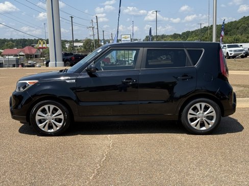 Used 2016 Kia Soul + image 8