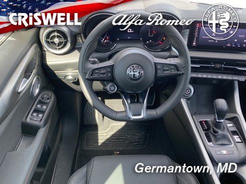 New 2025 Alfa Romeo Tonale w/ Premium Package image 46