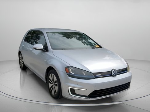 Used 2016 Volkswagen e-Golf SEL Premium image 3