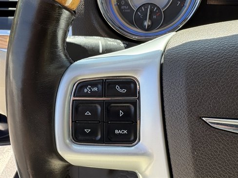 Used 2014 Chrysler 300 C w/ Beats Audio Group image 28