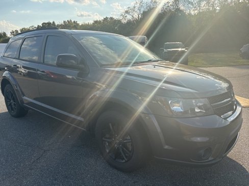 Used 2019 Dodge Journey SE image 3