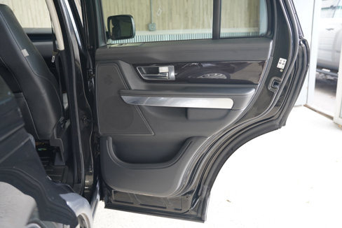 Used 2011 Land Rover Range Rover Sport HSE image 35