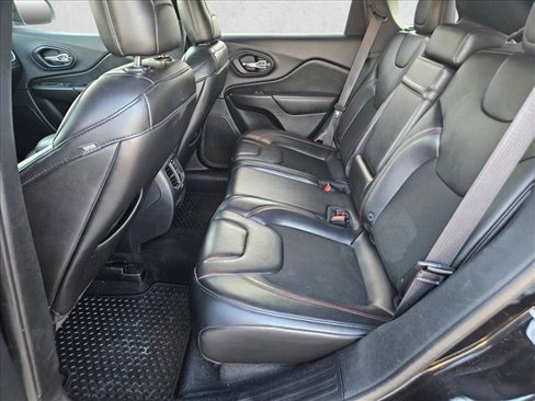 Used 2019 Jeep Cherokee Trailhawk w/ Comfort/Convenience Group image 15