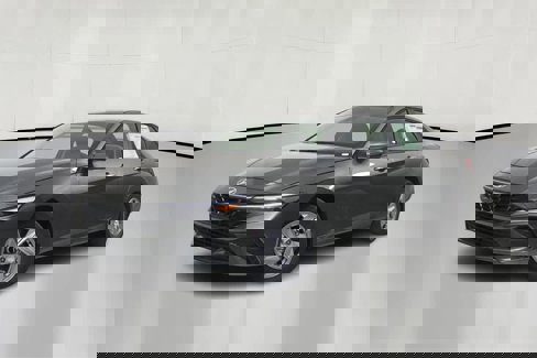 New 2025 Hyundai Elantra SE image 3