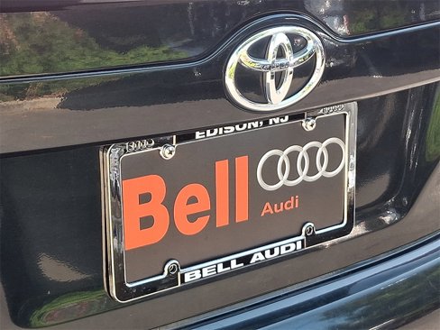Used 2012 Toyota Camry L image 30