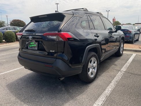 Used 2020 Toyota RAV4 XLE image 4