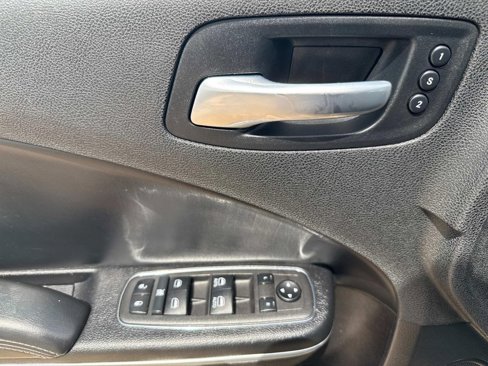 Used 2022 Dodge Charger SXT w/ Leather Interior Group image 9