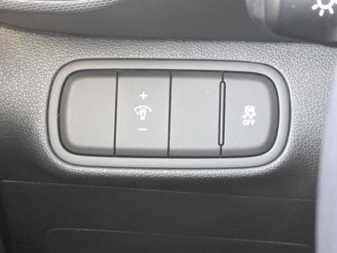 Used 2024 Hyundai Venue Limited image 26