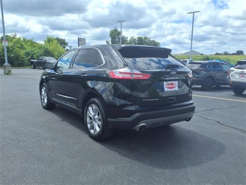 Used 2022 Ford Edge Titanium image 2