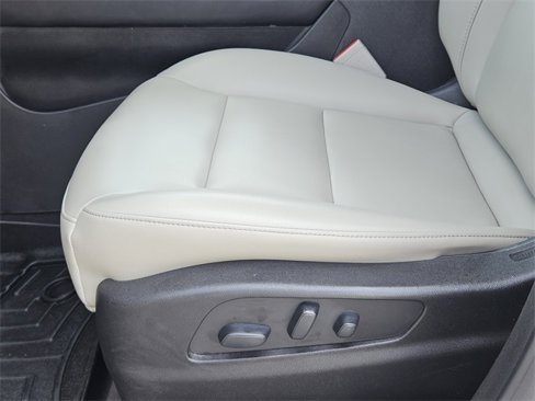 Used 2019 Cadillac XT4 Luxury w/ Cold Weather Package image 24