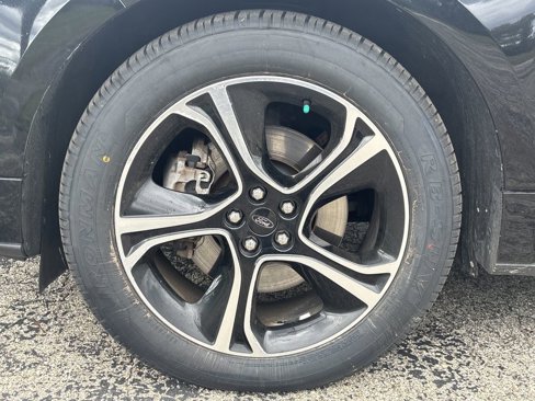 Used 2019 Ford Edge ST w/ Cold Weather Package image 35