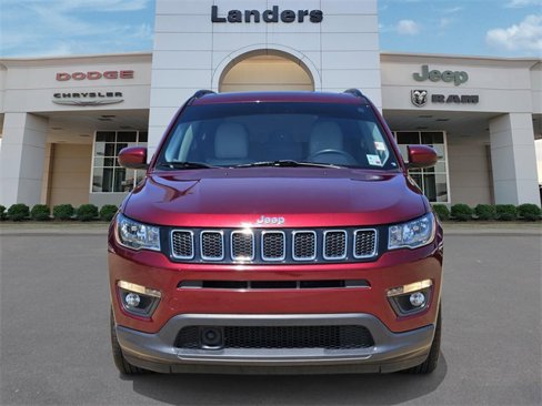 Used 2020 Jeep Compass Latitude image 2