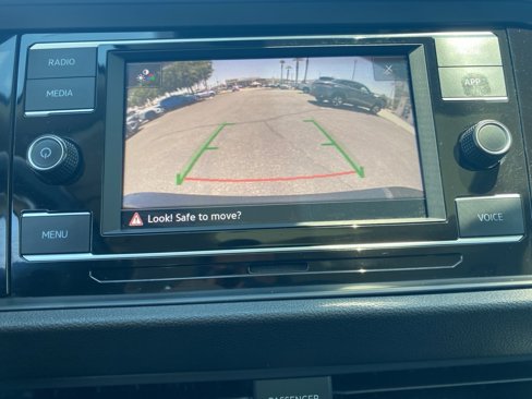 Certified 2022 Volkswagen Jetta SE image 16