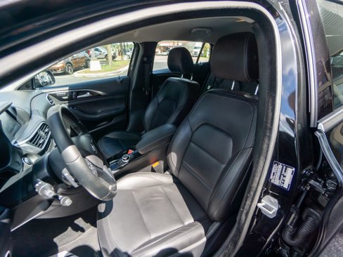 Used 2018 INFINITI QX30 AWD image 16