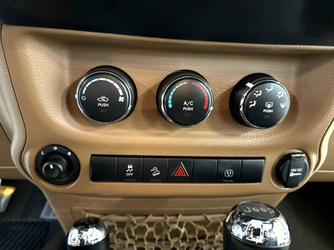 Used 2015 Jeep Wrangler Unlimited Rubicon w/ Max Tow Package image 20