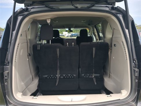 Used 2022 Chrysler Voyager LX image 13