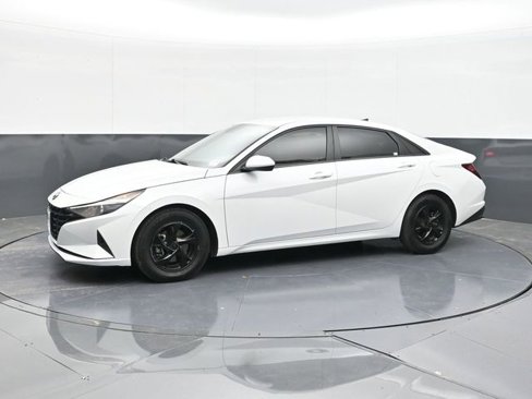 Used 2022 Hyundai Elantra SE image 6