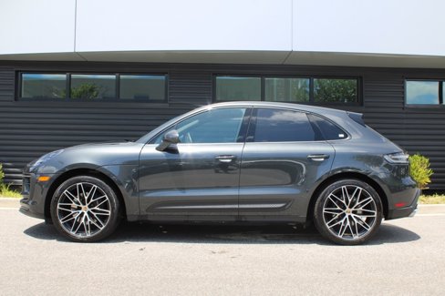 Used 2024 Porsche Macan image 2