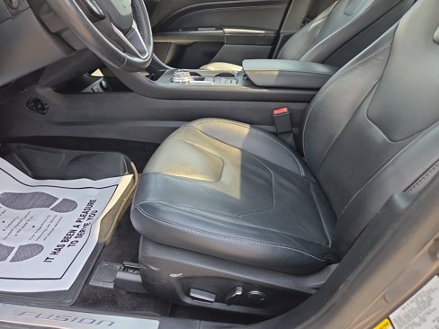 Used 2018 Ford Fusion Energi Titanium image 12