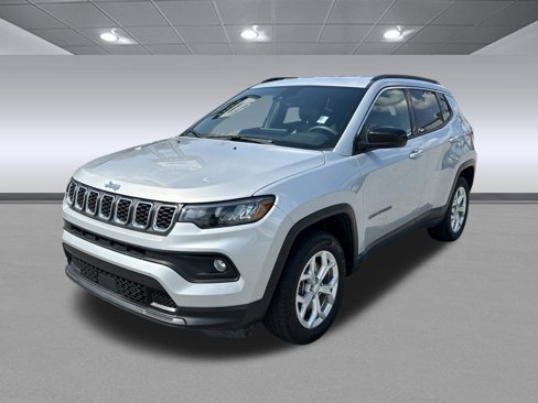 Used 2024 Jeep Compass Latitude image 7