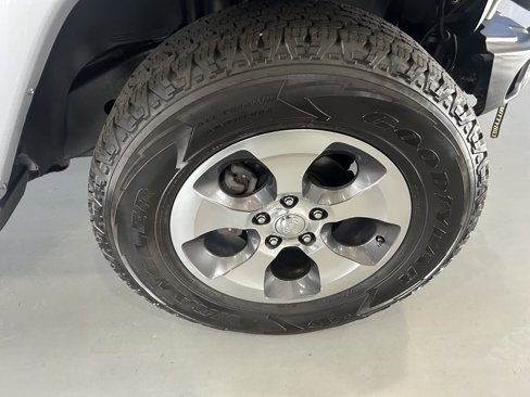 Used 2018 Jeep Wrangler Unlimited Sahara image 7