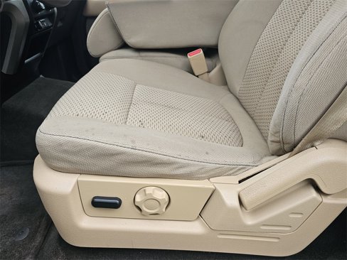 Used 2012 Ford F150 XLT w/ XLT Chrome Pkg image 6