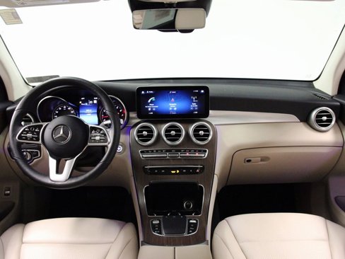 Certified 2021 Mercedes-Benz GLC 300 4MATIC image 2