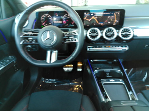 Used 2024 Mercedes-Benz GLB 250 4MATIC image 18