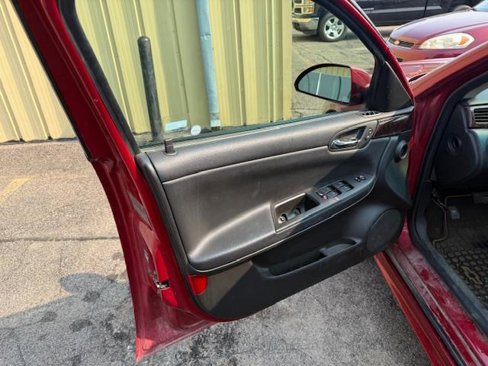 Used 2014 Chevrolet Impala LT w/ LT Sunroof Package image 13