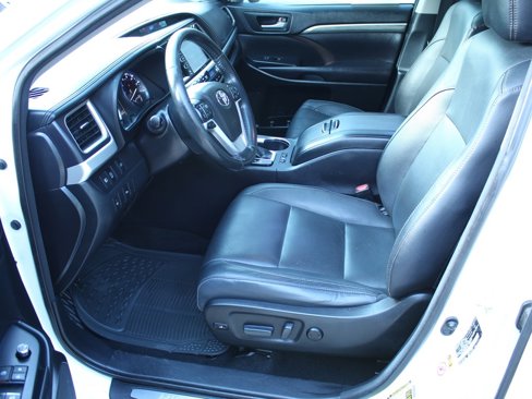 Used 2017 Toyota Highlander Limited image 13