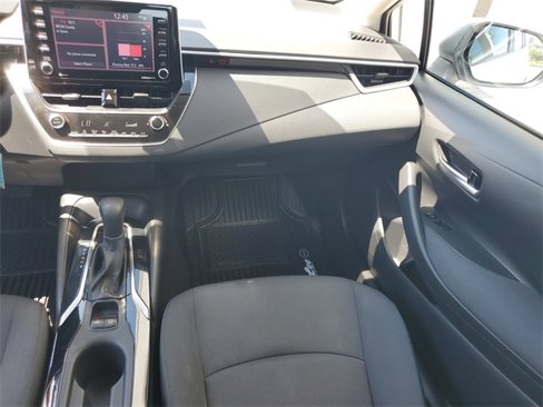 Used 2021 Toyota Corolla LE image 27