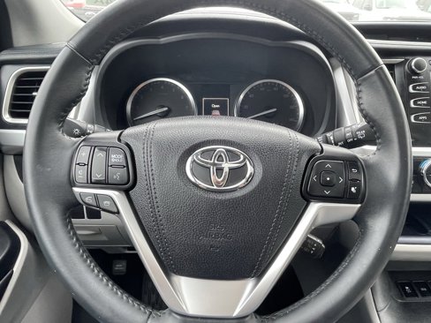Used 2016 Toyota Highlander XLE image 10