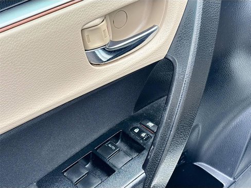 Used 2016 Toyota Corolla LE image 18