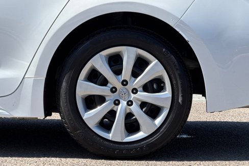 Used 2022 Toyota Corolla LE image 23