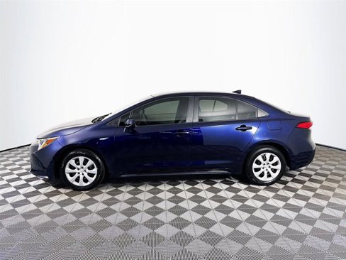 Used 2022 Toyota Corolla LE image 5