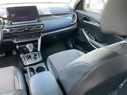 Used 2023 Kia Seltos S w/ Navigation Package image 9