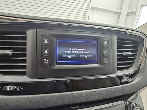 Used 2017 Chrysler Pacifica LX image 15